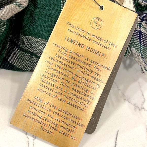 NWT Threads for Thought Plaid Wrapped Scarf - Picture 9 of 9